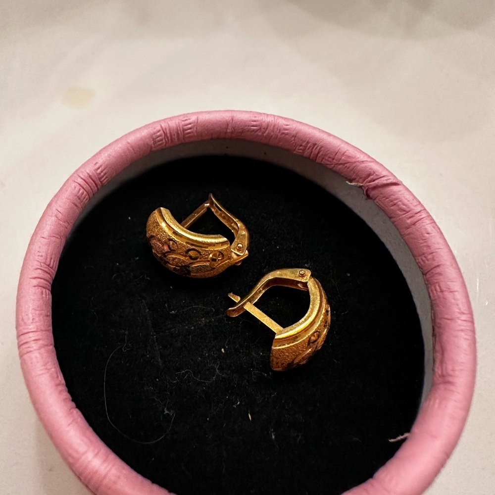 Gold Minimalist Hoop Earrings with Twisted Design